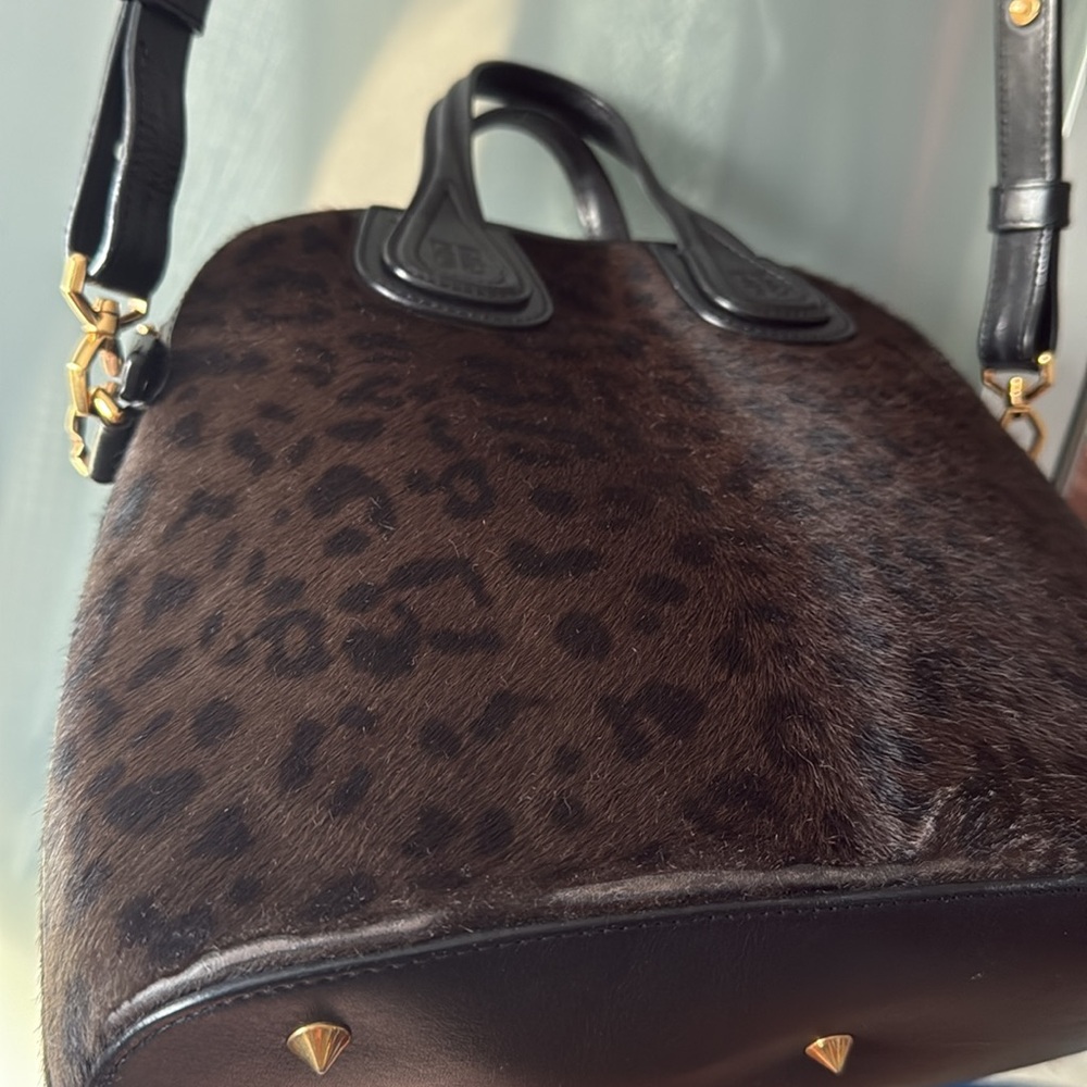 Givenchy Leopard Print Crossbody Handbag - Picture 4 of 16